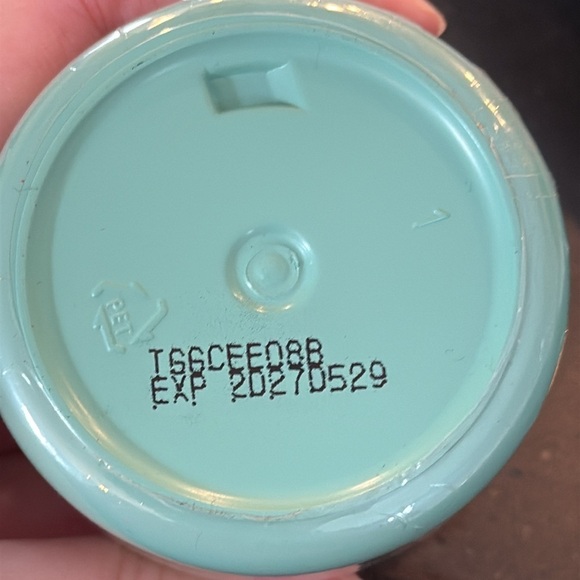 Tovegan Green Glow-Up Cream - Picture 4 of 4